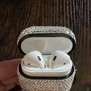 Diamond Rhinestone Apple Airpods 1st & 2nd Generation Charging Case With Buckle